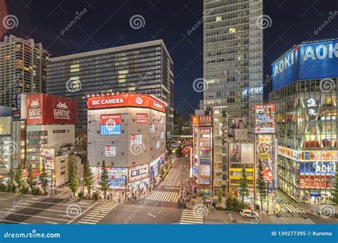 東横イン 秋葉原：都市の迷宮と未来の交差点