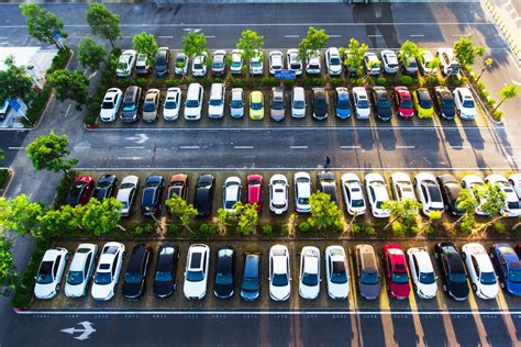 リバレイン 駐車場 最大料金：都市の駐車場戦略と未来のモビリティ